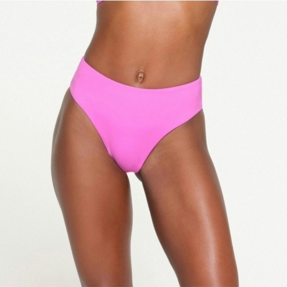 SKIMS SWIM NWT Recycled Mid Waist Bottom in color Neon Orchid